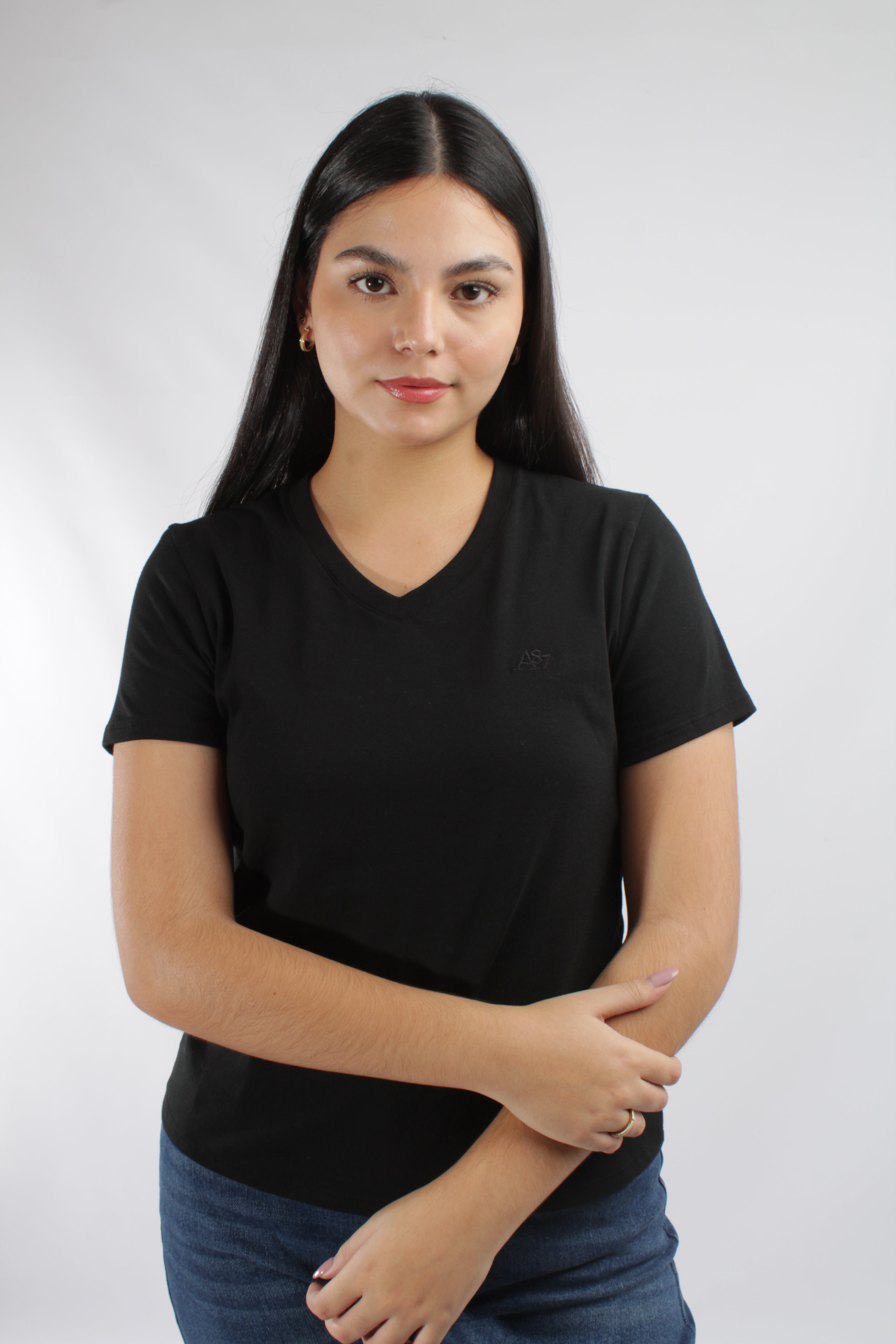 Camiseta Básica Negra Para Mujer V Neck Aero Girls Solid Ss Dark Black