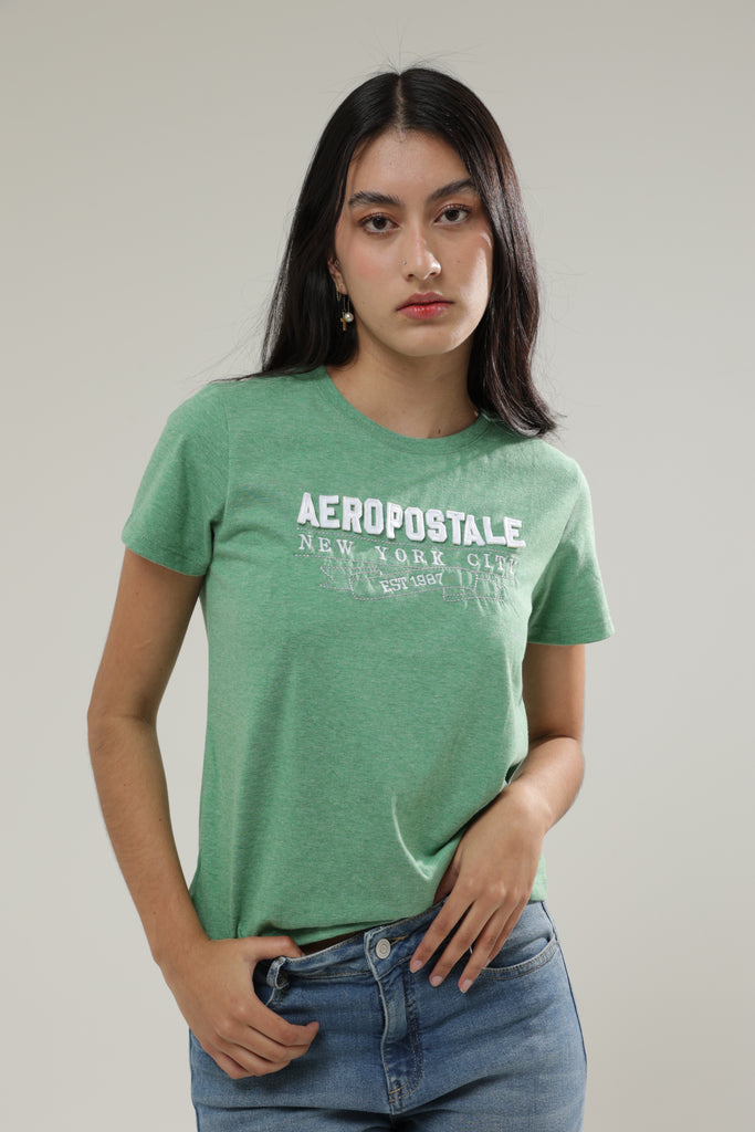 Camiseta Para Mujer Embroidery Line Aero Graphic Level 2 Village Green