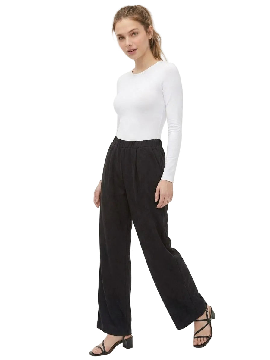 Pantalón Tela de Mujer Negro Aero Girls Basic Wvn Pants Dark Black 2315